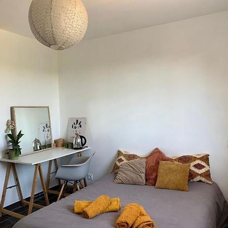 Charmante Chambre Dans Une Maison De Campagne Saint-Etienne-de-Fontbellon Bagian luar foto